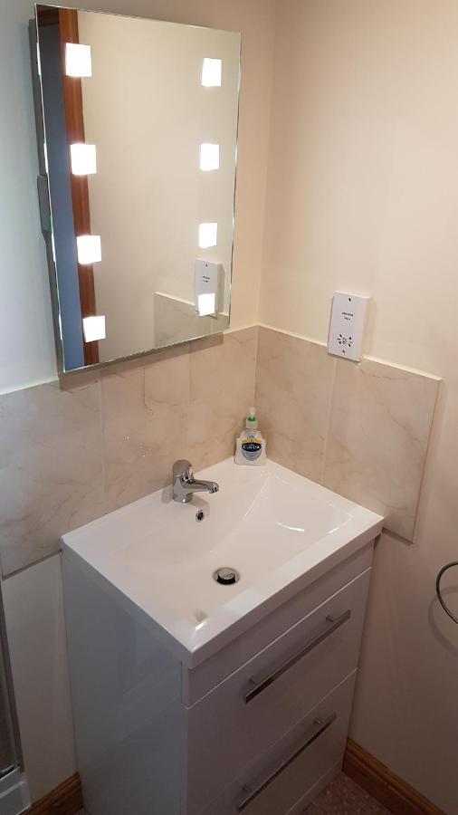Modern 1 Bed Apartment Close To Campbeltown Exterior foto